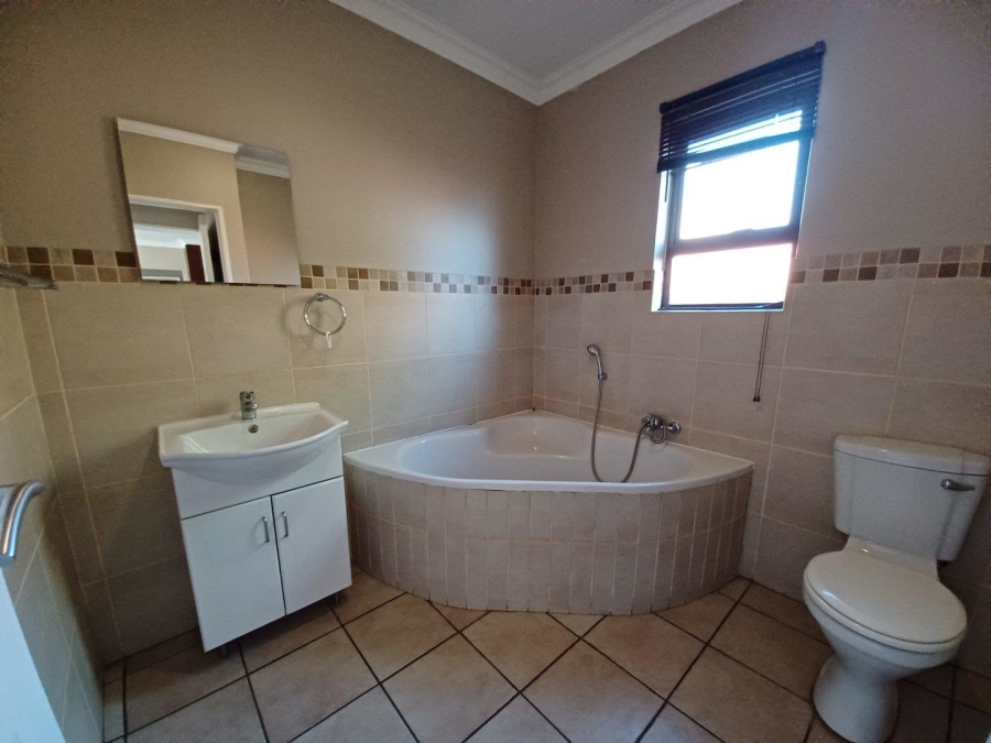 To Let 2 Bedroom Property for Rent in Langenhovenpark Free State